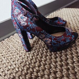 Gianni Bini Burgundy and Blue Patterned Heels